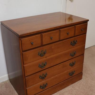 Vintage Thomasville Traditional Chest of Drawers