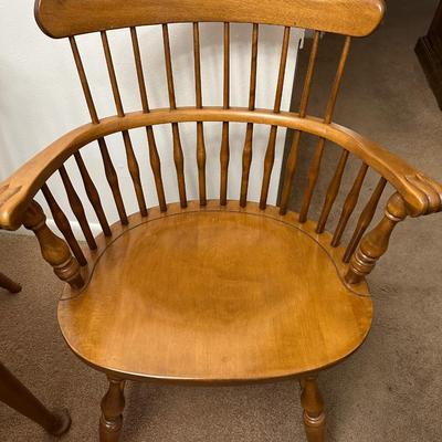 Ethan Allen Maple Dining Set with Six Chairs and One Leaf