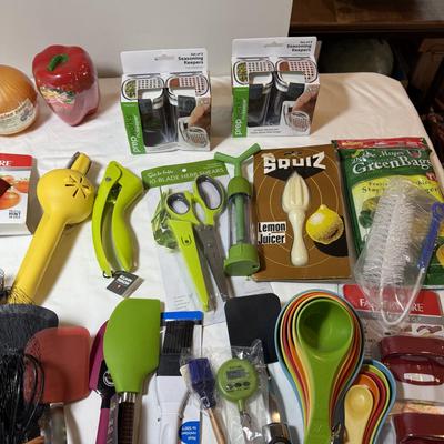 NIB Kitchen Utensils and More (GB2-BM)