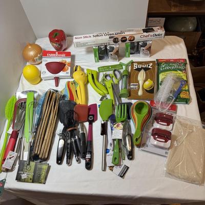 NIB Kitchen Utensils and More (GB2-BM)