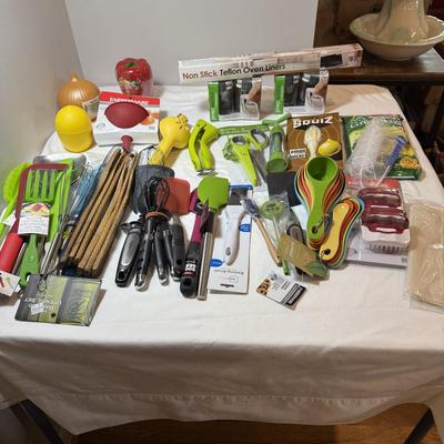 NIB Kitchen Utensils and More (GB2-BM)