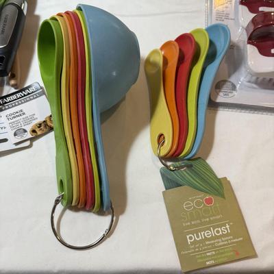 NIB Kitchen Utensils and More (GB2-BM)