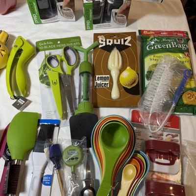 NIB Kitchen Utensils and More (GB2-BM)