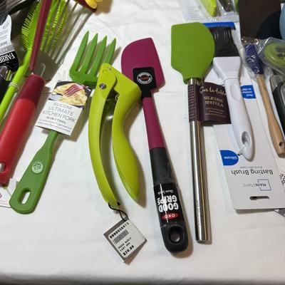 NIB Kitchen Utensils and More (GB2-BM)