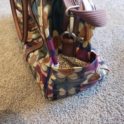 Travel Bags by Tommy Bahama, Fossil & More (GB2-KD)