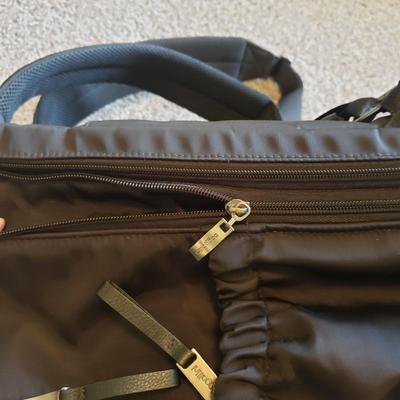 Travel Bags by Tommy Bahama, Fossil & More (GB2-KD)