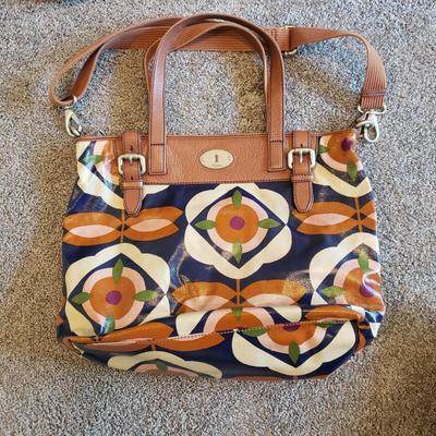 Travel Bags by Tommy Bahama, Fossil & More (GB2-KD)