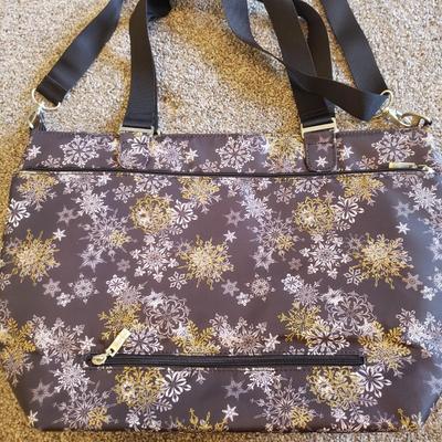 Travel Bags by Tommy Bahama, Fossil & More (GB2-KD)