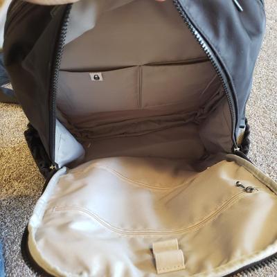 Travel Bags by Tommy Bahama, Fossil & More (GB2-KD)