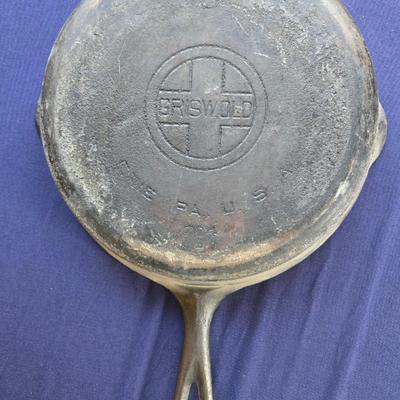 Griswold 8 in Cast Iron pan