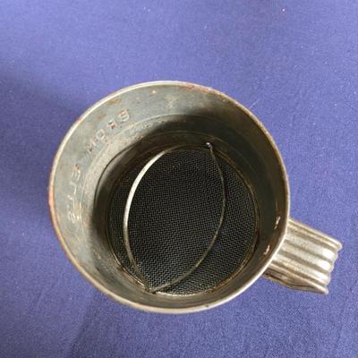 Vintage Apples Flour 3cup Sifter
