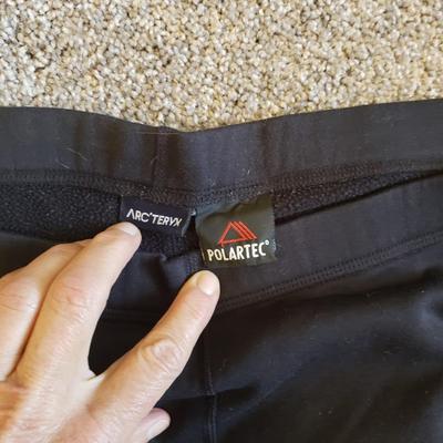 Women's Marmot Windstopper Pants (L), Burton Mittens and Polartec Insulated Pants (GB1-KD)