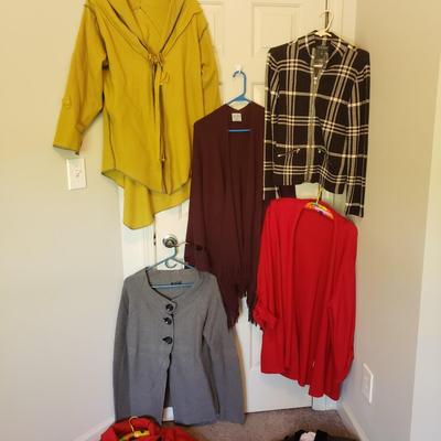 Maralyse Ferree, Eileen Fisher, East 5th Cozy Fleece Jackets and More (GB1-KD)