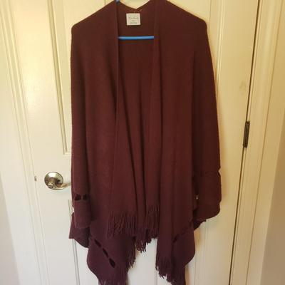 Maralyse Ferree, Eileen Fisher, East 5th Cozy Fleece Jackets and More (GB1-KD)