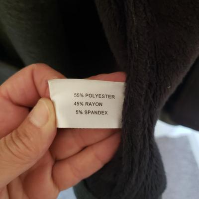 Maralyse Ferree, Eileen Fisher, East 5th Cozy Fleece Jackets and More (GB1-KD)