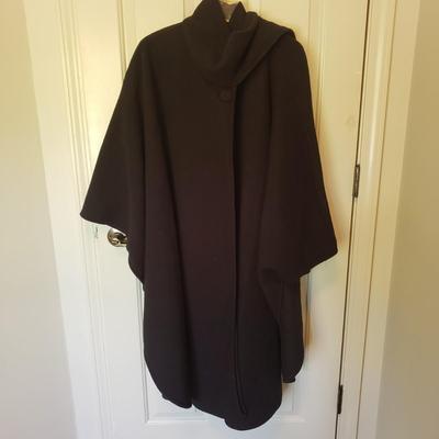 Maralyse Ferree, Eileen Fisher, East 5th Cozy Fleece Jackets and More (GB1-KD)