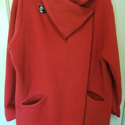 Maralyse Ferree, Eileen Fisher, East 5th Cozy Fleece Jackets and More (GB1-KD)