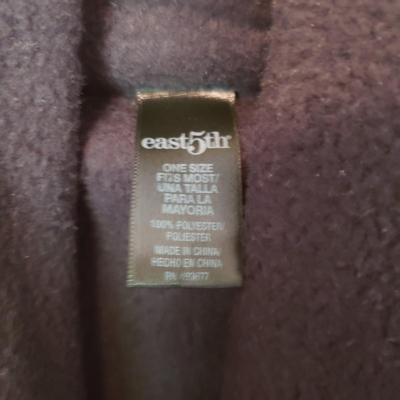 Maralyse Ferree, Eileen Fisher, East 5th Cozy Fleece Jackets and More (GB1-KD)