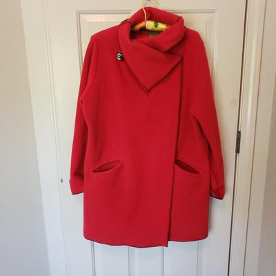 Maralyse Ferree, Eileen Fisher, East 5th Cozy Fleece Jackets and More (GB1-KD)