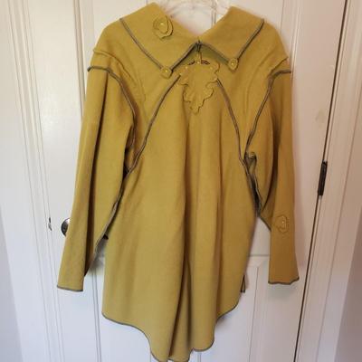 Maralyse Ferree, Eileen Fisher, East 5th Cozy Fleece Jackets and More (GB1-KD)