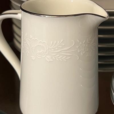 Vintage 54 Piece Noritake 6450 Reina China Dinnerware Set