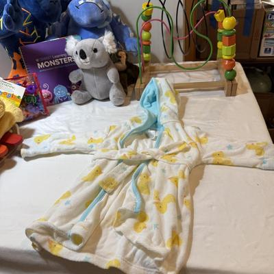 Baby Items: Toys, Stuffies and More (D-BM)