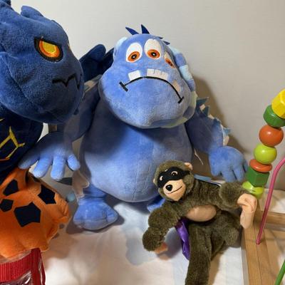 Baby Items: Toys, Stuffies and More (D-BM)