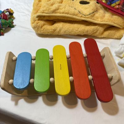 Baby Items: Toys, Stuffies and More (D-BM)