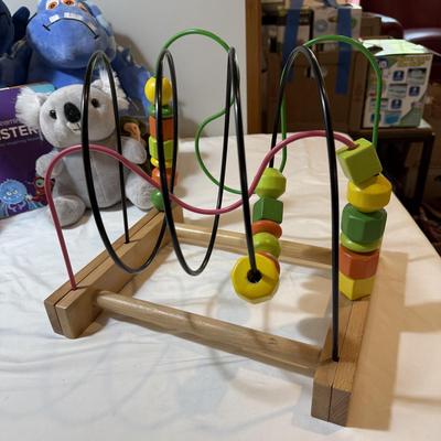 Baby Items: Toys, Stuffies and More (D-BM)