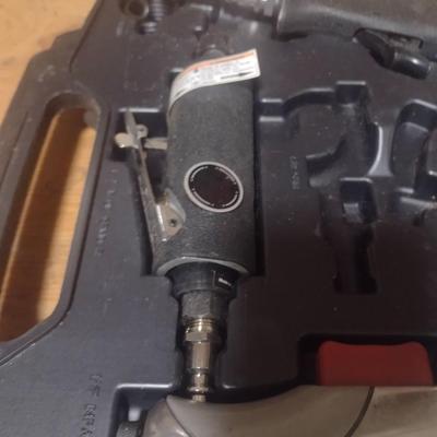 Pnuematic Impact Wrench and Air Tool Kit