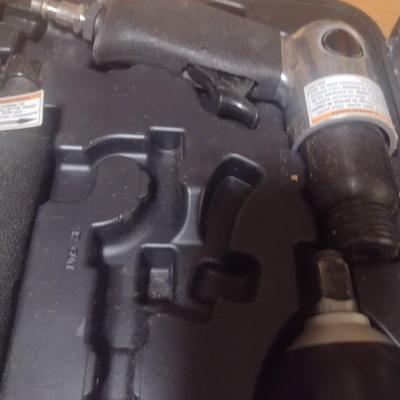 Pnuematic Impact Wrench and Air Tool Kit