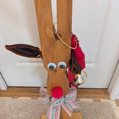Crafted Wooden Reindeer Statue (FD)