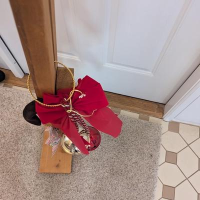 Crafted Wooden Reindeer Statue (FD)
