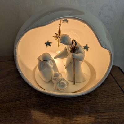 Apple Tree Designs Lighted Holy Nativity Scene Ceramic White (DR)