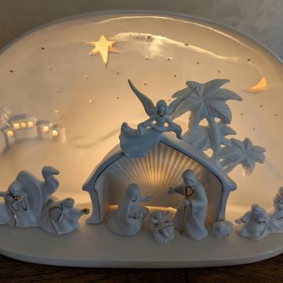 Apple Tree Designs Lighted Nativity Scene Ceramic White (DR)