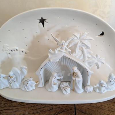 Apple Tree Designs Lighted Nativity Scene Ceramic White (DR)