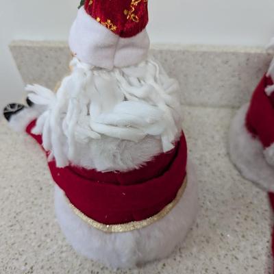 Santa Mantel Displays