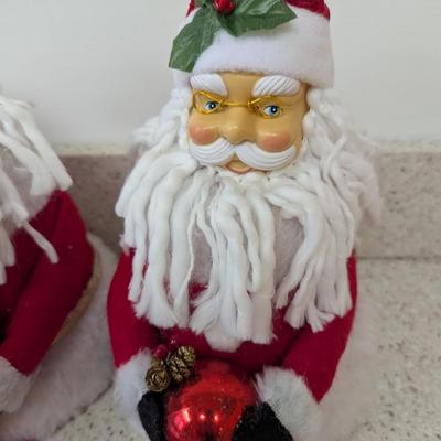 Santa Mantel Displays