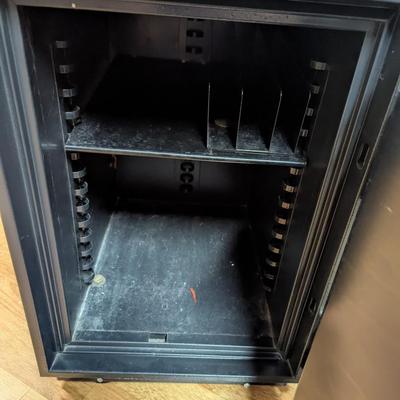 13 3/4" x 17" x 21" Combination Safe (O)