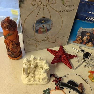 Holiday Christmas Decorations (G)