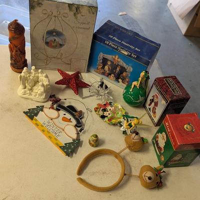 Holiday Christmas Decorations (G)