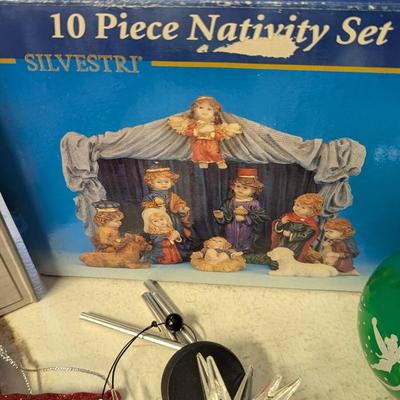 Holiday Christmas Decorations (G)