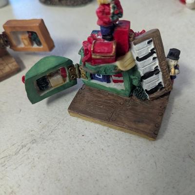 Holiday Christmas Decorations Music Box Trinket Boxes Resin/Ceramic Figures (G)