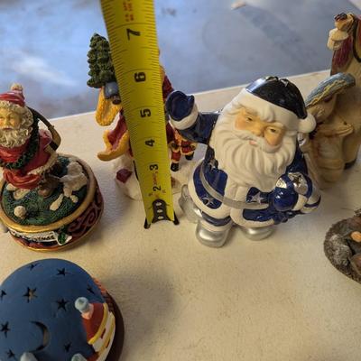 Holiday Christmas Decorations Music Box Trinket Boxes Resin/Ceramic Figures (G)