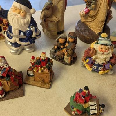 Holiday Christmas Decorations Music Box Trinket Boxes Resin/Ceramic Figures (G)