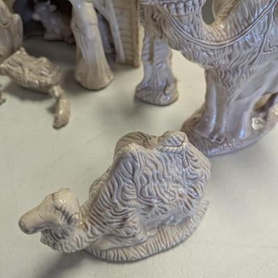 Hand Made Ceramic Nativity Scene (G)