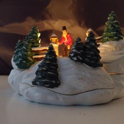 Tampa Bay Mold Co. Two Piece Ceramic Light Up Winter Decoration