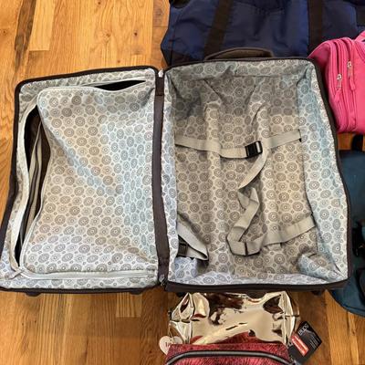 Travel Helpers Galore with Eagle Creek & LL Bean (GB1-BM)