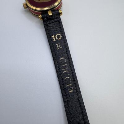 Two Gucci Watches (ST-DZ)