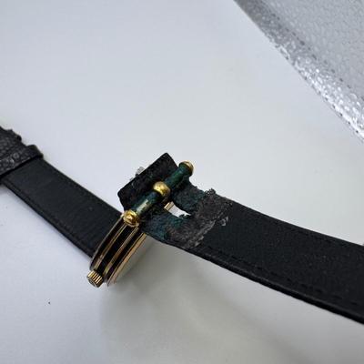 Two Gucci Watches (ST-DZ)